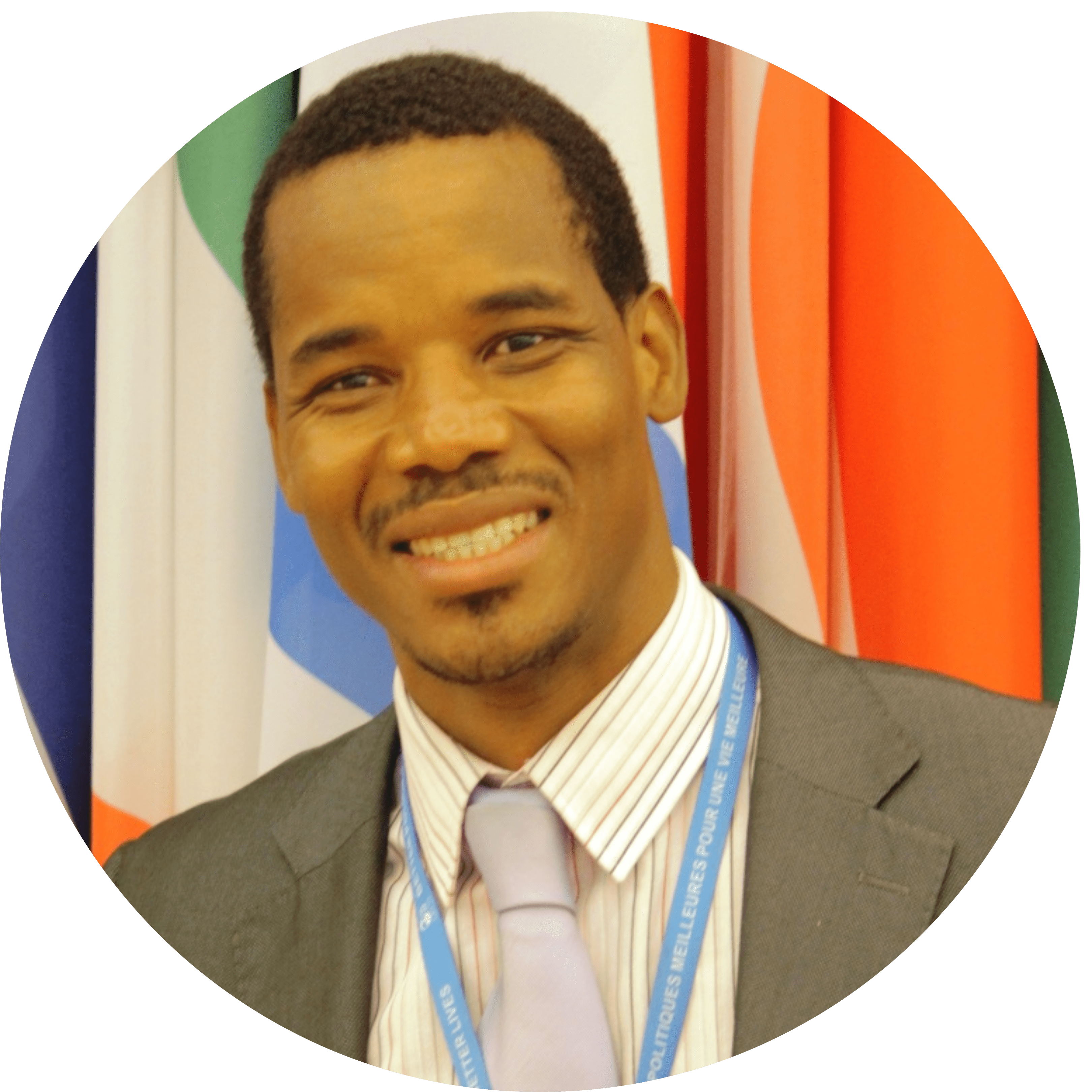  Economist, Africa Unit, OECD Research Center